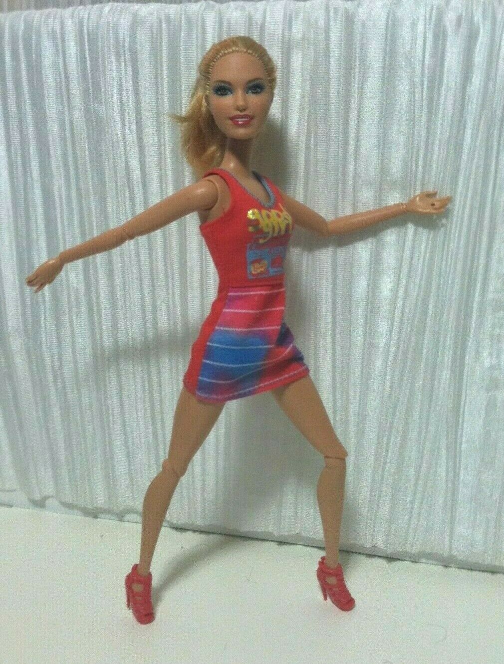 2009 Articulated Barbie Fashionistas Doll